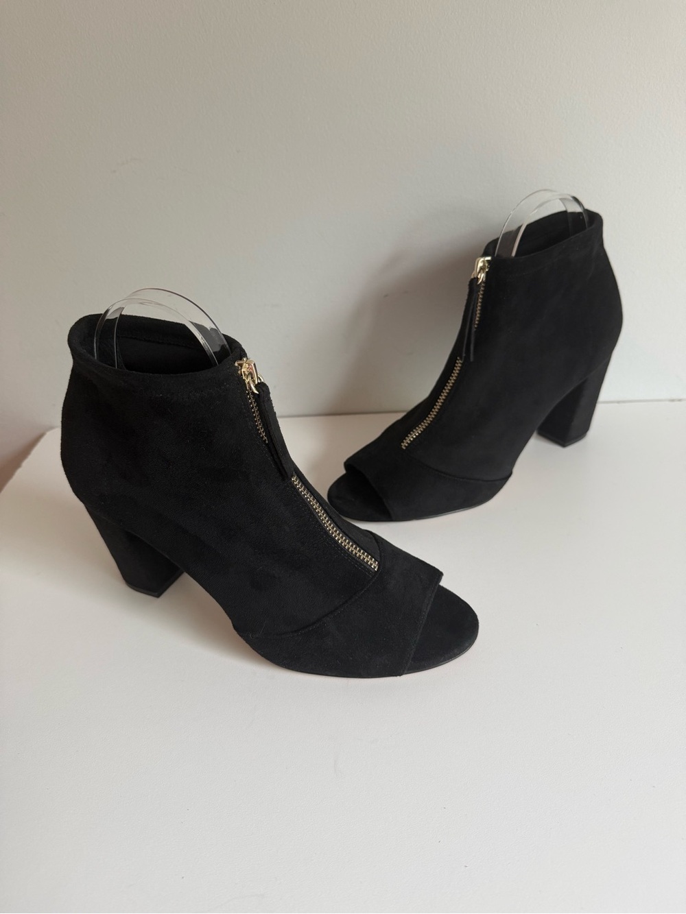 Peep-Toe Zip Block Heel Ankle Booties by: INC Size 8 Black Faux Suede Stunning.